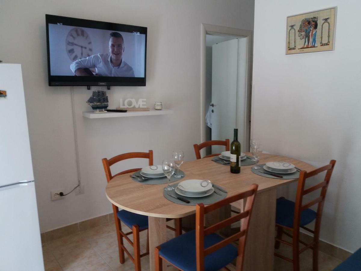 Apartment Fortuna Nečujam Buitenkant foto