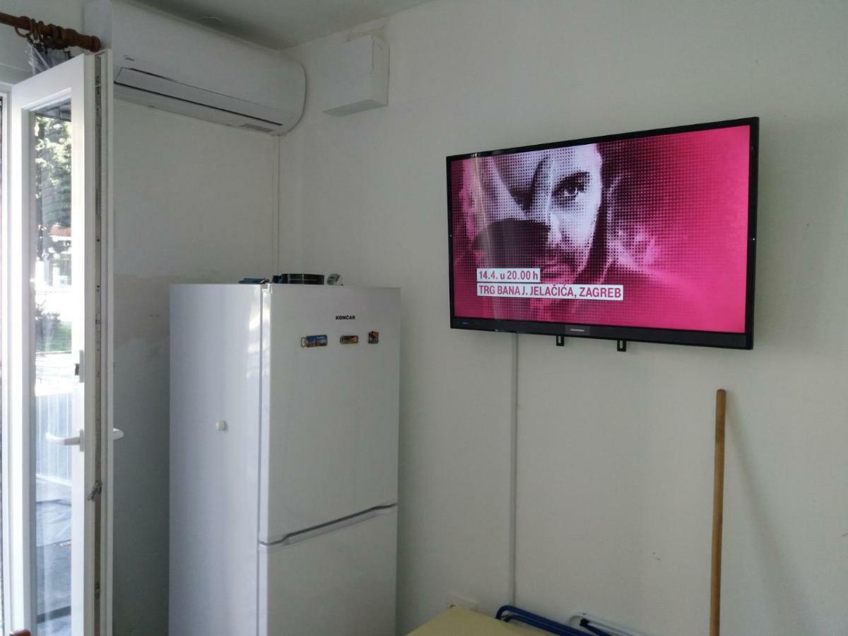 Apartment Fortuna Nečujam Buitenkant foto